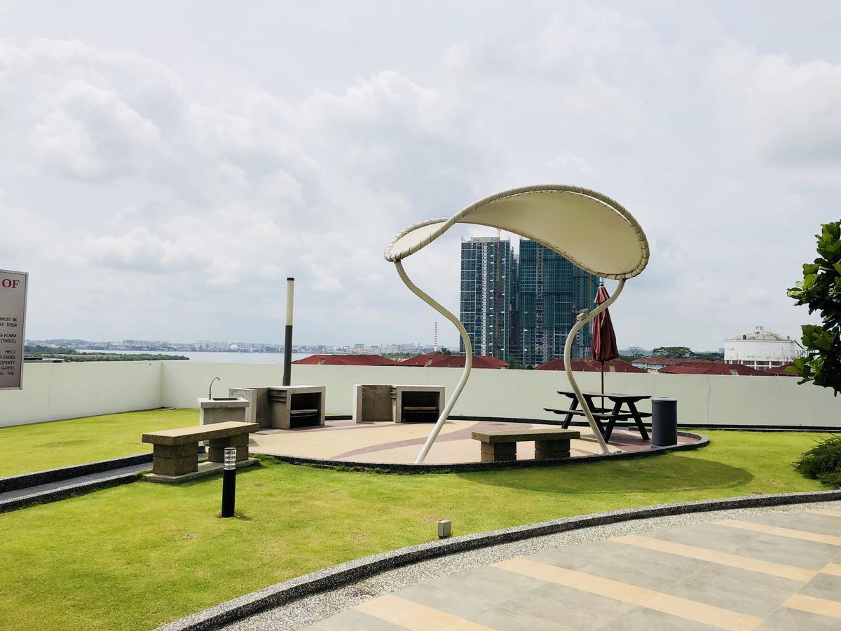 Loving&Comfy Ensuite By Crescent Bay ยะโฮร์บาห์รู ภายนอก รูปภาพ