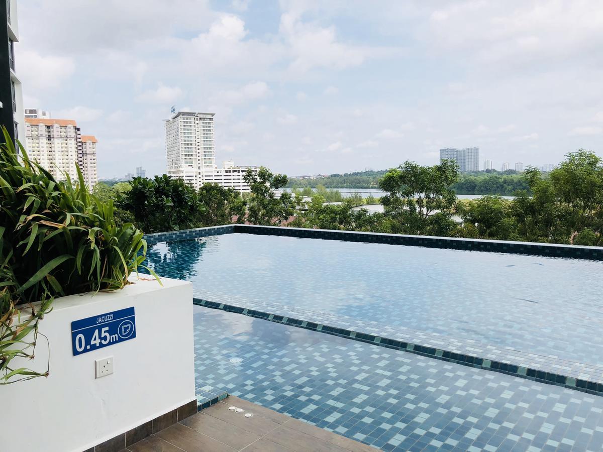 Loving&Comfy Ensuite By Crescent Bay ยะโฮร์บาห์รู ภายนอก รูปภาพ